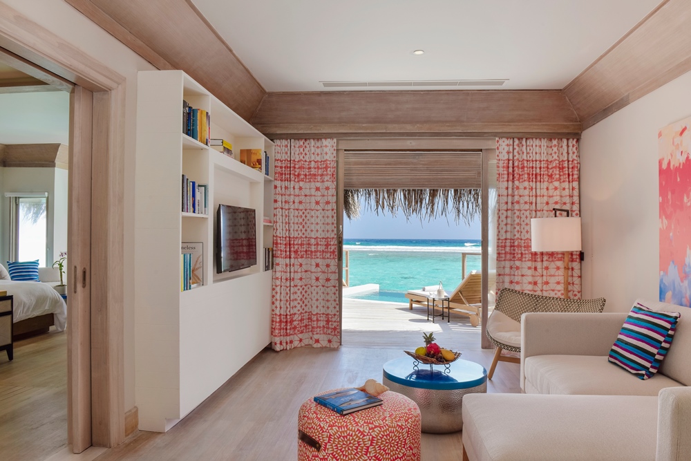 content/hotel/Kanuhura/Accommondation/Grand Water Pool Villa Sunrise/Kanuhura-Acc-GrandWaterVillaPool-08.jpg
